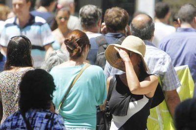 Santiago fue ayer otra vez un infierno, con alta humedad y una t�rmica que super� los 40 grados