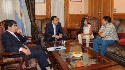 Garantizan el pago salarial y el bono a empleados municipales