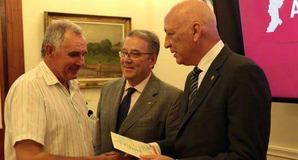 Reconocen a pymes provinciales