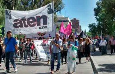 Jubilados exigen a ATEN que eleve al gobierno sus reclamos