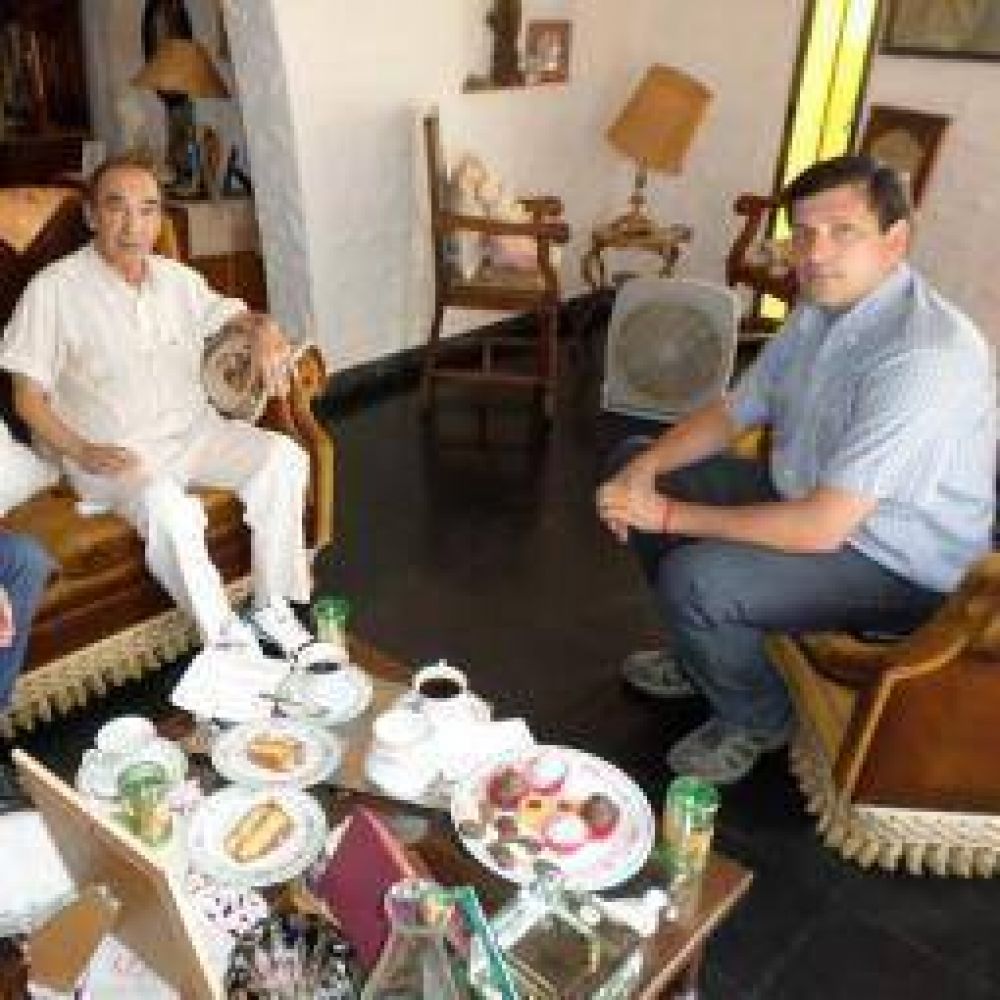 Fuerza C�vica sum� a sus filas a un ex intendente de Chamical