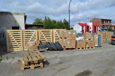 Contin�an llegando materiales para la Localidad de Caleta Olivia