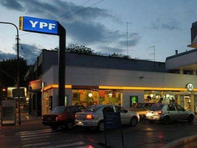 YPF: la mitad de las estaciones de servicio de Mendoza est�n sin combustible