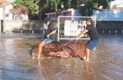 En pocos minutos, en la ciudad se vivi� un caos por las lluvias