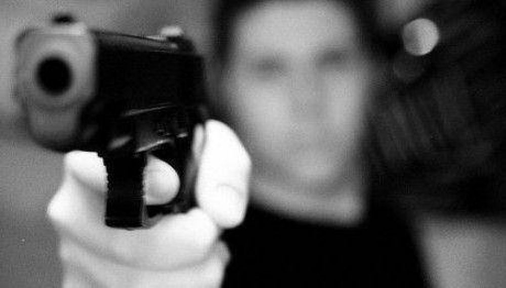 Corrientes: Tres delincuentes robaron a punta de pistola una moto