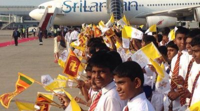 Francisco concluy� su visita a Sri Lanka y parti� hacia Filipinas