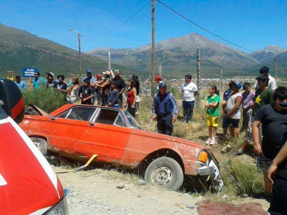 Volc� un Ford Falcon en el barrio Nahuel Hu�