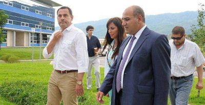 Manzur: �El Estado act�a como facilitador para que se generen inversiones�