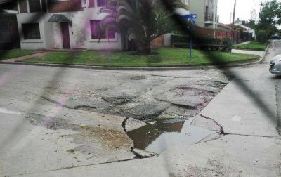 Piden urgentemente obras de bacheo debido al mal estado de las calles