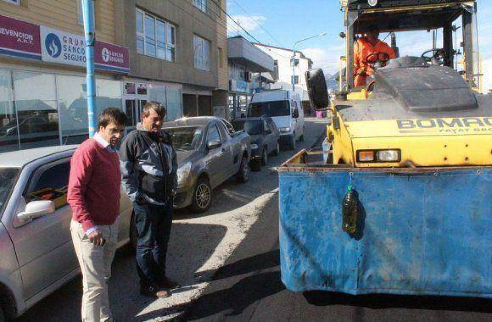 El Municipio avanza en la repavimentaci�n y bacheo de las calles