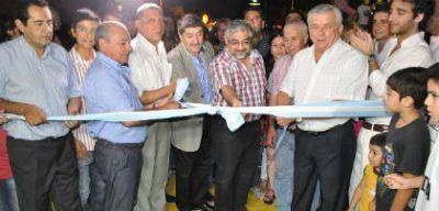 En el plan de mejoras al acceso oeste, el Intendente inaugur� la plaza �Gral. Juan Jos� Valle�