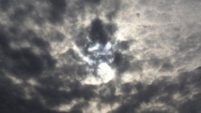 El sol busca su lugar entre tanto nubarr�n
