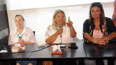 Carri� pas� por La Plata con cr�ticas al Gobierno
