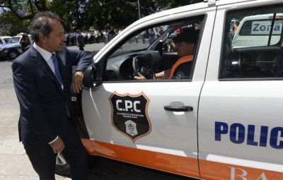 Junto a un intendente massista, Scioli llam� a la unidad contra la inseguridad