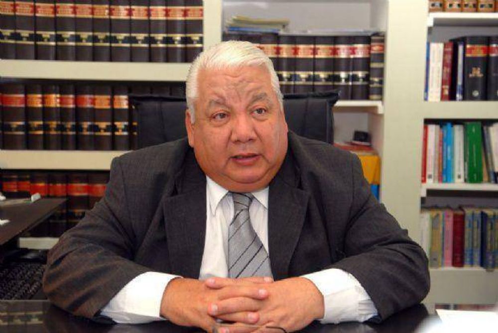 Muri� el reconocido abogado V�ctor Pinto