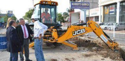 Supervisaron las obras de desag�e que se realiza en la Avenida Belgrano