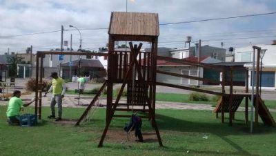 �Berisso Limpia� intervino en la Plaza de Avenida Montevideo y 30