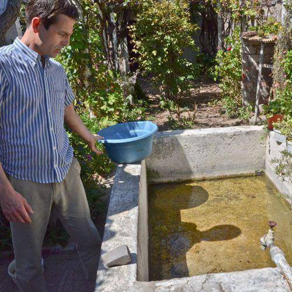 Otro d�a m�s con quejas por la falta de agua