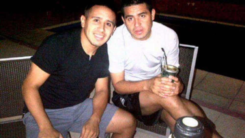�Riquelme deja el mate y asado con amigos para irse a Paraguay?