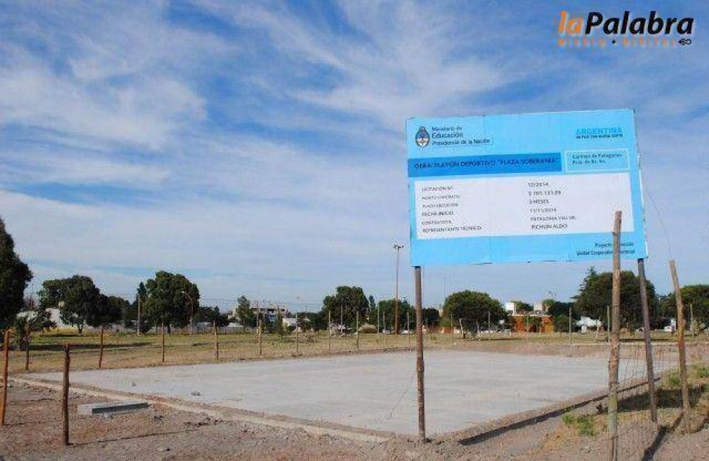 Se ejecutan las obras de playones deportivos