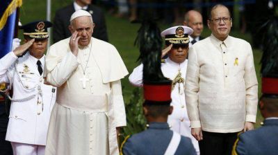 Francisco ante el presidente de Filipinas: 