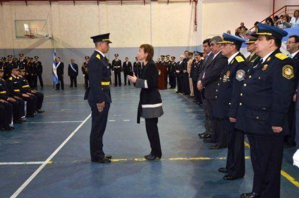 La gesti�n R�os incorpor� 700 nuevos Polic�as entre 2007 y 2014