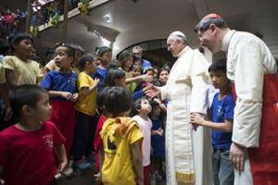 En su gira por Filipinas, el Papa rendir� homenaje a las v�ctimas del tif�n