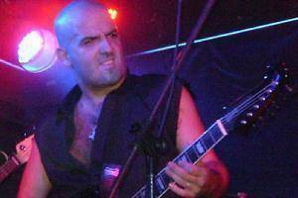 Un guitarrista muri� electrocutado en el escenario de un bar en Ituzaing�
