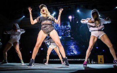 Lali Esp�sito, rock, tango, folklore, cine, teatro y circo en �Verano en la Ciudad�