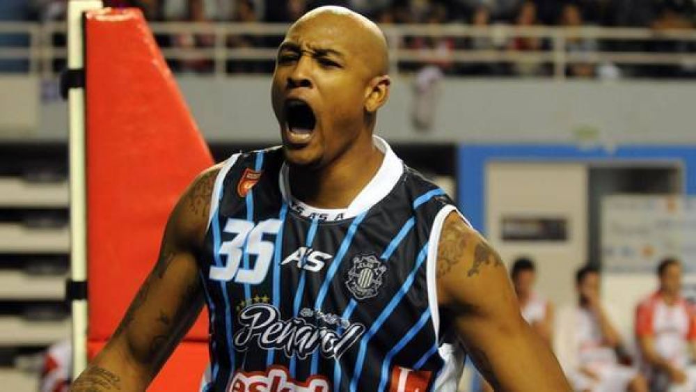  Pe�arol se impuso a Fuerza Regia por 84 a 72
