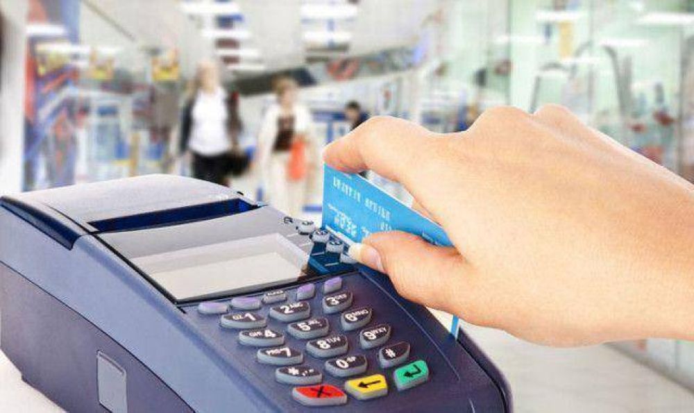 Mayer advirti� que �los peque�os comercios no pueden solventar el gasto del posnet�