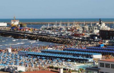 Costa atl�ntica: hubo m�s de tres millones de turistas en lo que va de enero - 