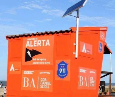 GRAN ACEPTACI�N EN LAS PLAYAS DEL SISTEMA DE ALERTA ANTE LA CA�DA DE RAYOS 