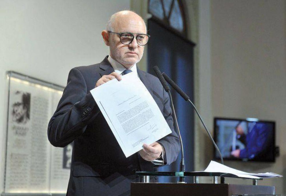 El Gobierno protege a CFK pero se despega de los aliados