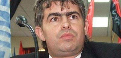 EL CONCEJAL BURSESE FORMALIZ� SU PROPUESTA DE CONFORMAR UN GRAN ACUERDO OPOSITOR EN LAN�S