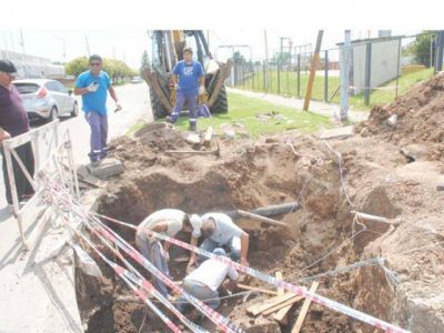Reparan sumidero en la zona oeste