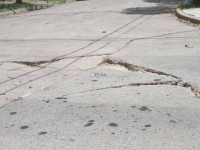 Barrio Parque: pavimento roto