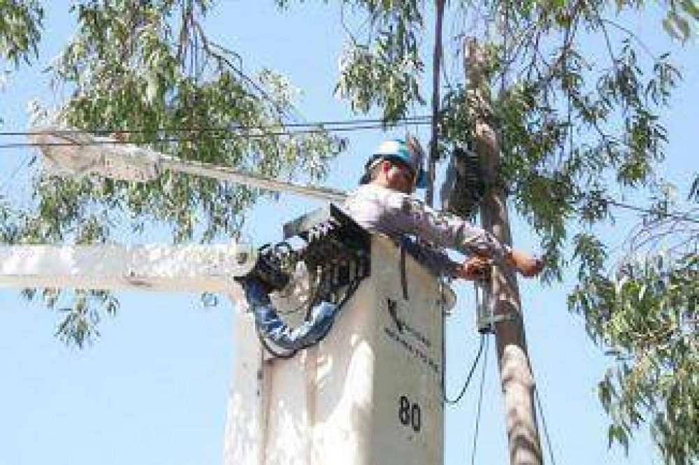 Instalaron luminarias en Ezpeleta Oeste