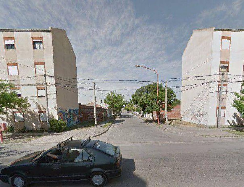 Un polic�a debi� ser internado tras recibir una paliza de parte de un militar
