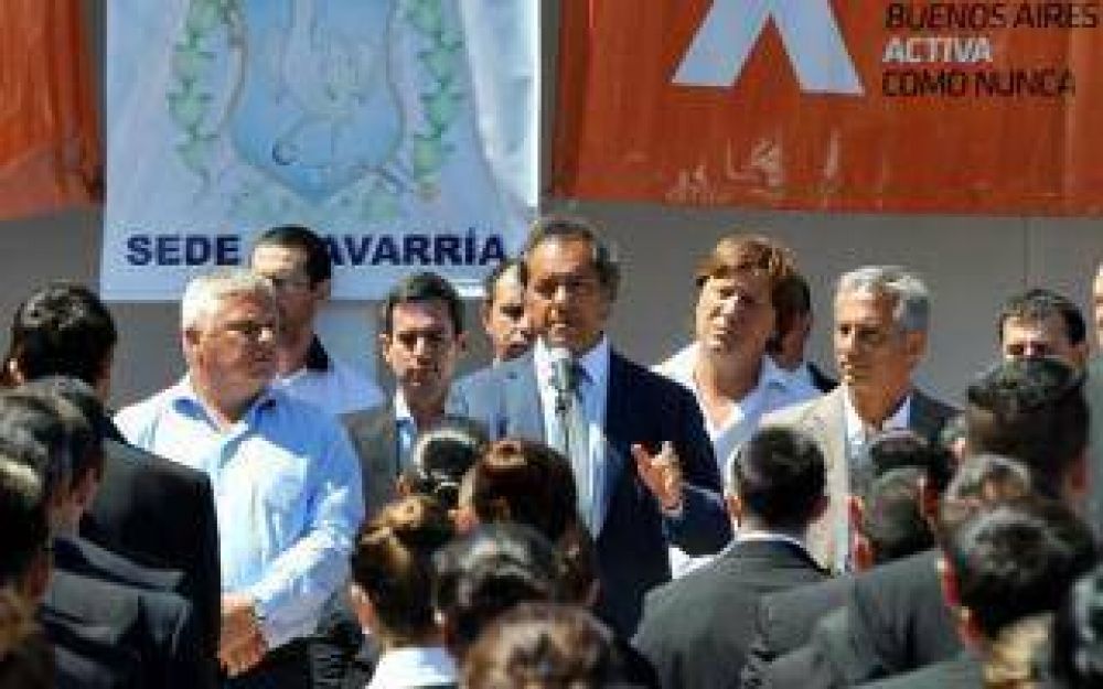 Olavarr�a: Scioli inaugur� ciclo lectivo de la Polic�a Local y Eseverri lo critic� por Twitter