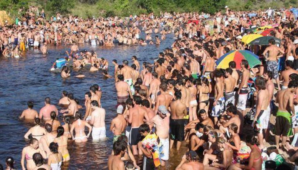 Carlos Paz recibi� en la primera quincena 100 mil turistas m�s que en 2014