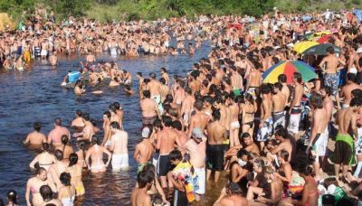 Carlos Paz recibi� en la primera quincena 100 mil turistas m�s que en 2014