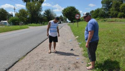 Familia destruida al chocar en moto