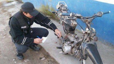 Secuestran auto y moto que ten�an pedido de captura