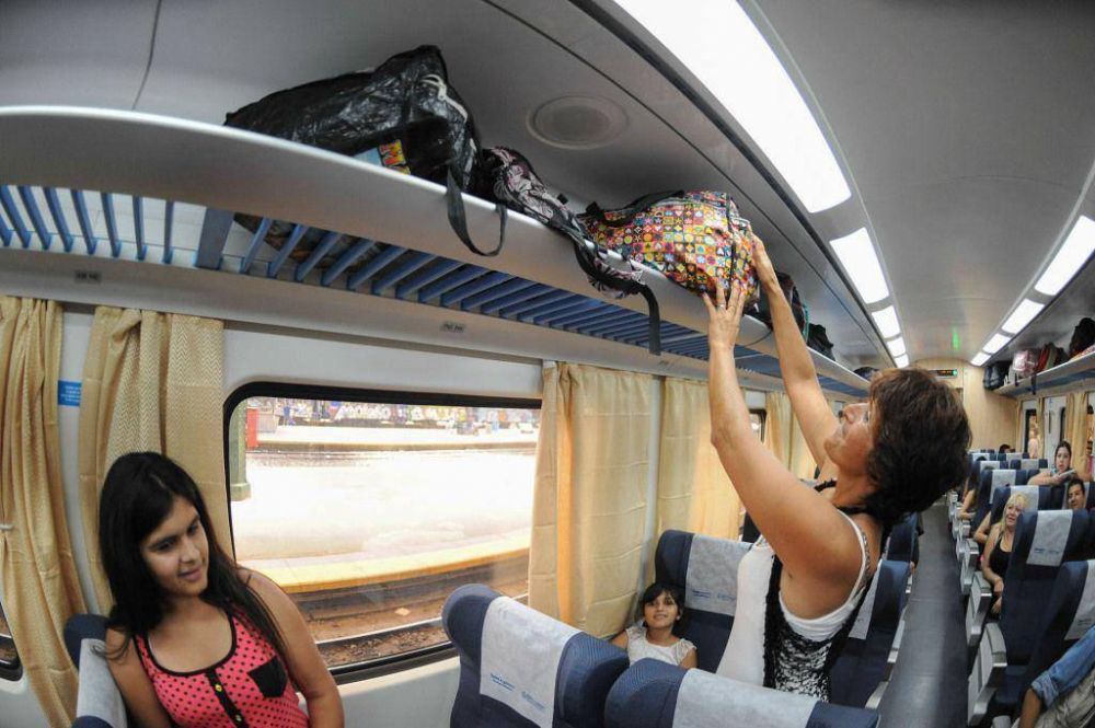 Randazzo inform� que m�s de 24 mil personas ya viajaron en el nuevo tren