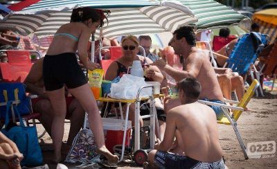 Cu�nto le cuesta a una familia tipo comer en las playas del centro