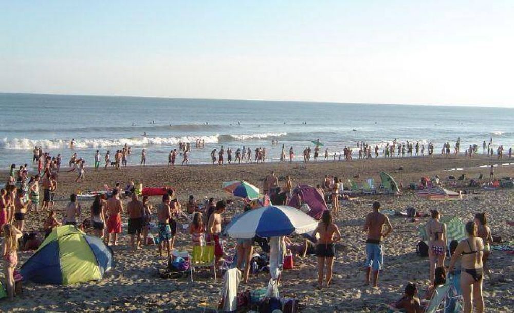 Por la playa p�blica,  march� con la Asamblea de Verde Mundo