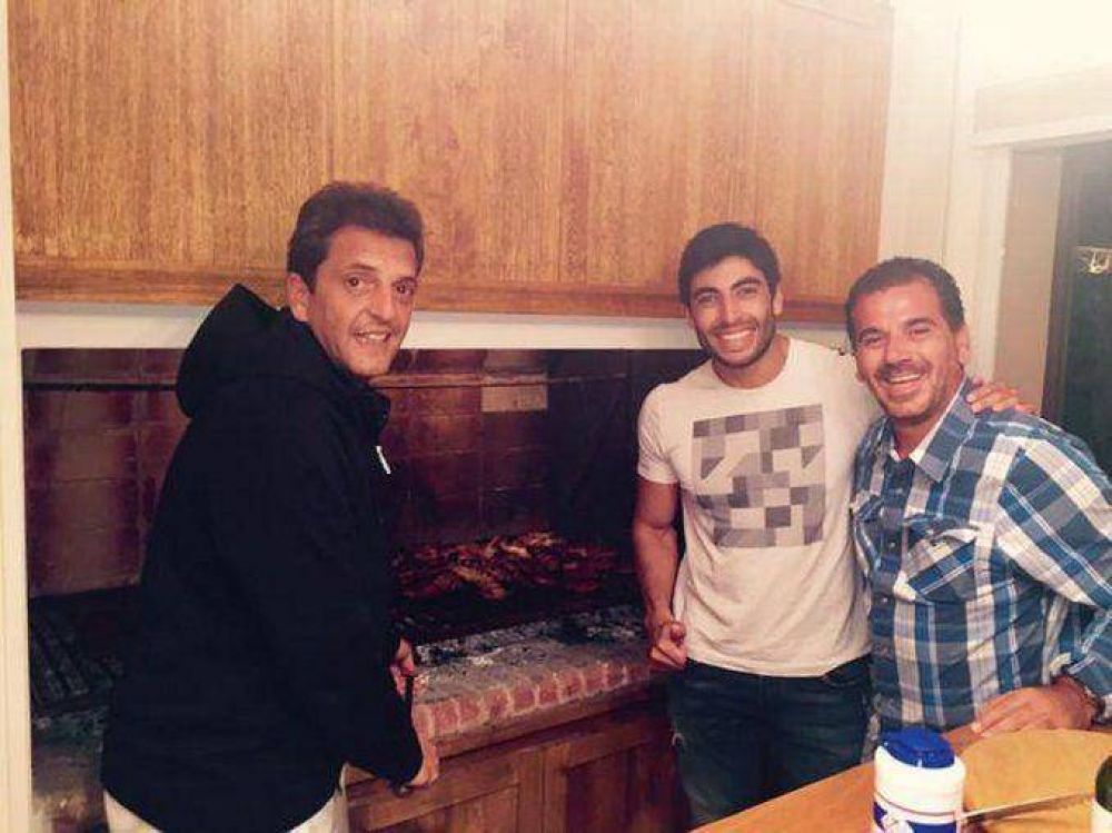 Massa y una sugestiva foto con un referente del PRO