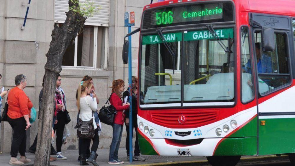 Micros: la Municipalidad se reunir� con los choferes para tratar de frenar el paro