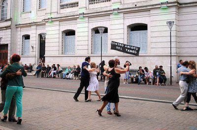 Domingo de tango, m�sica y el 128� aniversario de Hinojo